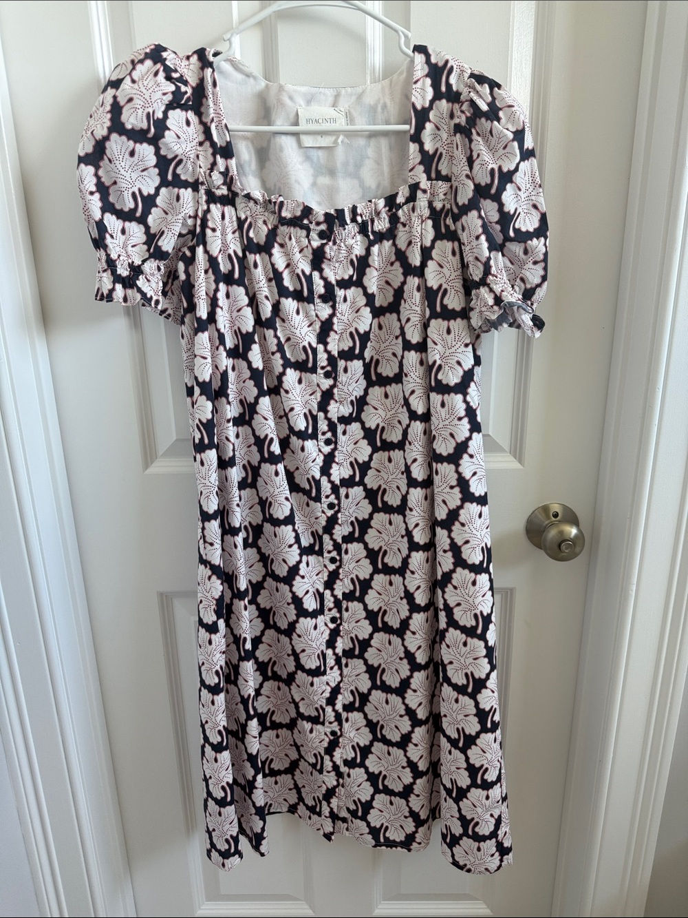 Tuckernuck Hyacinth House navy and white Floral Puff-Sleeve Midi Dress